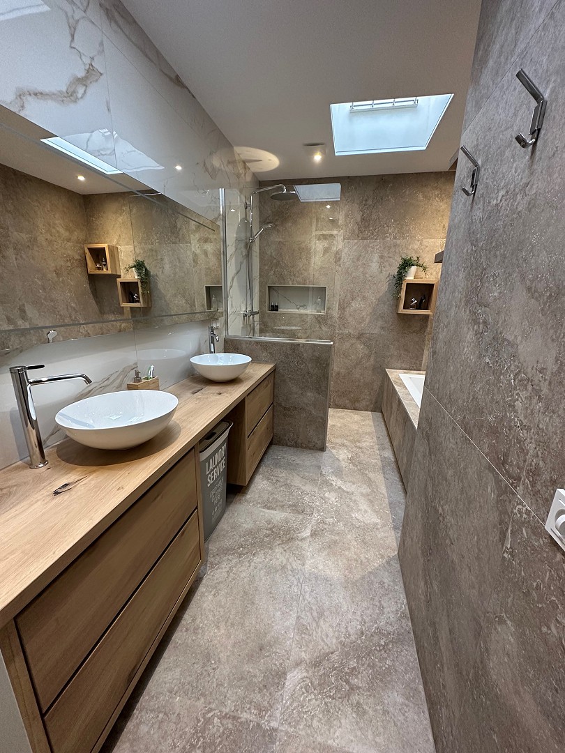 Maatwerk maakt deze badkamer uniek</perch:content>
